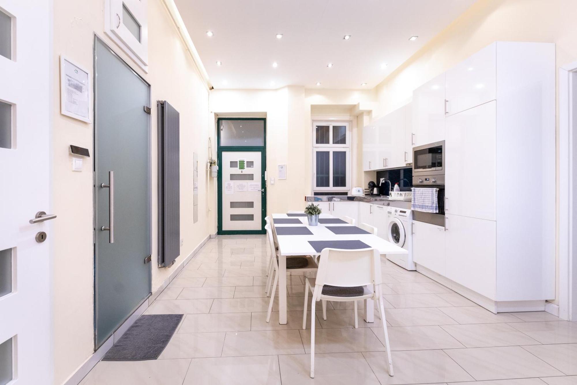 Erzsebet19 Apartment Будапеща Екстериор снимка